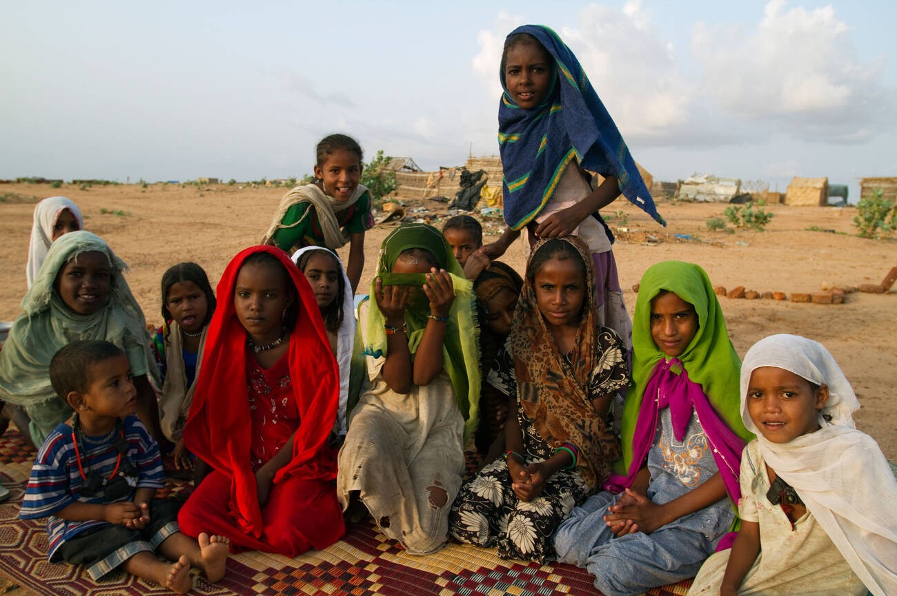 CE7J09 CE7J09 Sudanese refugee girls in a camp Darfur Sudan